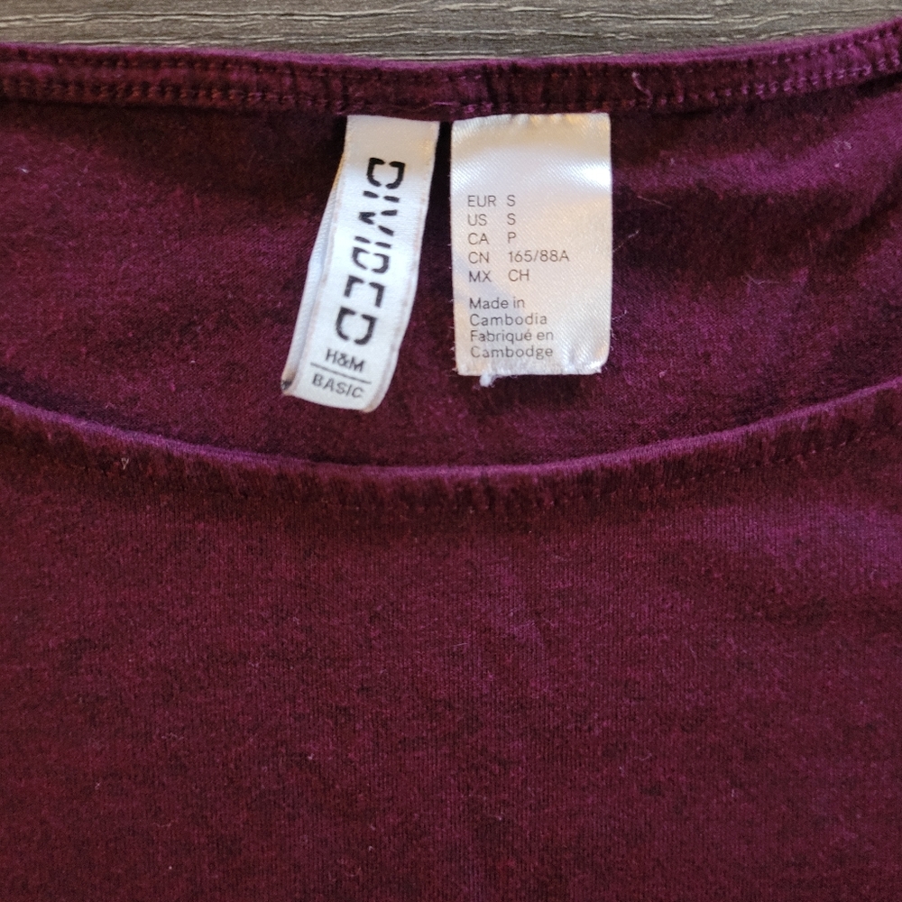H&M Divided Basic Tee - Picture 2 of 5